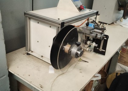 Maquina de cortar etiquetas 